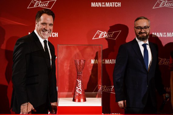 BUD презентовал трофей Man of the Match для Чемпионата мира по футболу FIFA 2018 в России ТМ