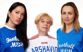 Главный тренер ЖФК «Зенит» выбрала самую спортивную маму России