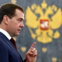 Премьер-министр РФ поручил направить 10 млрд рублей на ремонт дорог