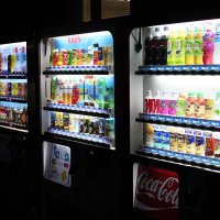 В уличных автоматах Московской области запретили продажу безалкогольных энергетических напитков