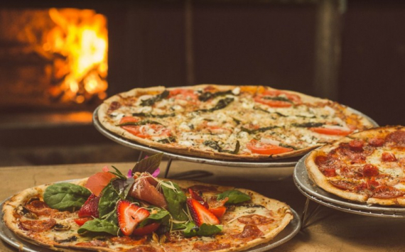 Медики назвали 6 негативных последствий чрезмерного употребления пиццы