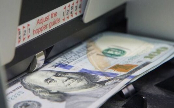 Эксперты усомнились в заявлении Минфина об отказе от доллара