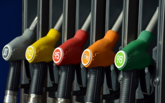 МТС: В Москве стоимость бензина на АЗС в июле снизились на 1-2 копейки