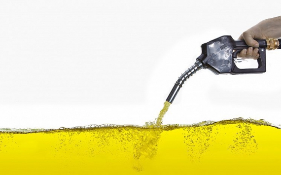 Эксперты: В Оренбуржье на среднюю зарплату можно купить 603 литра бензина