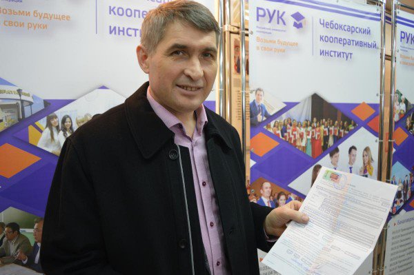 Олег Николаев проголосовал вместе со своими избирателями 18 марта 2018 года