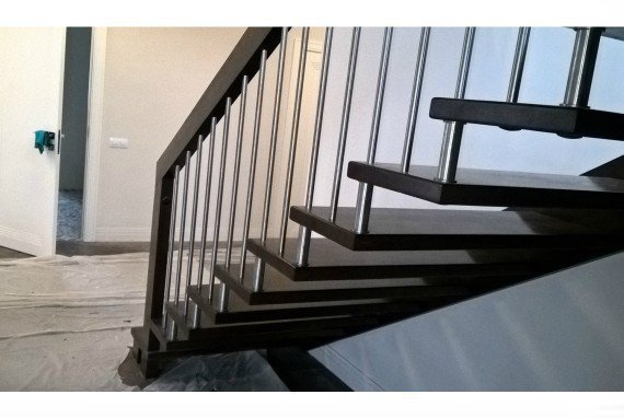 Примеры выполненных нами лестниц на металлическом каркасе