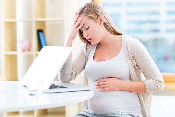 Как лечить хроническую головную боль и мигрень у беременных?