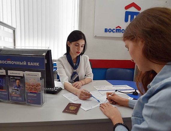 Банк «Восточный» начал выплату возмещения вкладчикам банка​ «Таатта» ​в Москве 