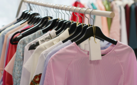 Правительство РФ продлило срок торговли предметами одежды без маркировки до 14 сентября