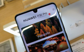 В российских магазинах появился смартфон Huawei P30 Pro с чёрным корпусом за 59,99 тыс. рублей