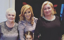 Ксения Бородина собрала на одном фото три поколения женщин своей семьи