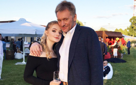 Дочь Дмитрия Пескова поздравила отца с днем рождения и поблагодарила за воспитание