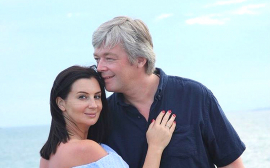 «Благодаря мужу попала в лето»: Екатерина Стриженова провела выходные на Черном море
