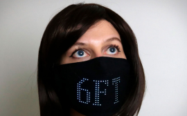 Многоразовая защитная маска превратилась в гаджет