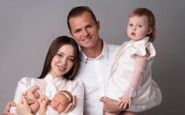 «Сладкие куколки»: Дмитрий Тарасов скучает в отъезде по своим дочерям
