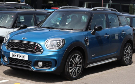 BMW анонсировала продажи в России новой версии MINI Countryman