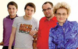 «На нашей женился»: Елена Малышева одобрила невесту младшего сына