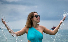 «Я вырвалась»: Ксения Собчак с сумкой Bottega Veneta улетела на отдых на частном самолете