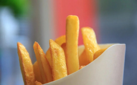 Ученые назвали картофель фри и чипсы причиной развития рака