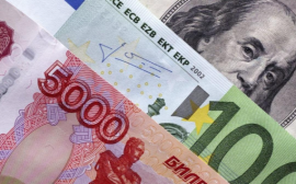 Экс-зампред Центробанка Сухов заявил, что доллар не достигнет трехзначного числа