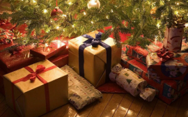 Эксперт Матвеева рассказала о способах экономии денег при выборе новогодних подарков