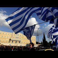 Соцопрос: 74% греков желает остаться в Евросоюзе