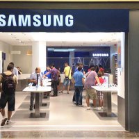 Samsung откроет в России около 100 фирменных магазинов
