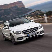 Mercedes стала лидером по продажам в июле среди «большой немецкой тройки»