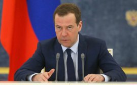 Медведев предложил ужесточить наказание за выдачу нелегальных займов‍