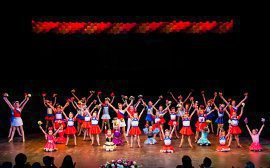 Образцовый ансамбль танца «Ровесник» приглашает в Москонцерт на празднование 25-летнего юбилея 