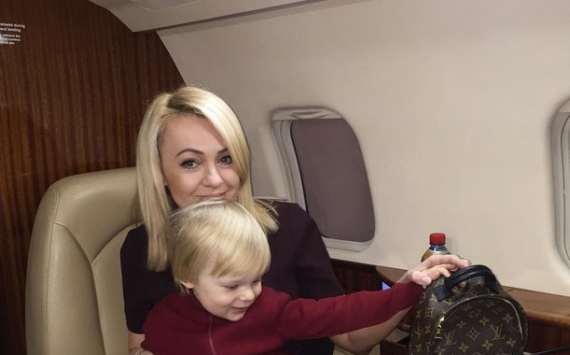 6-летний сын Яны Рудковской купил маме на сдачу чемодан от Louis Vuitton