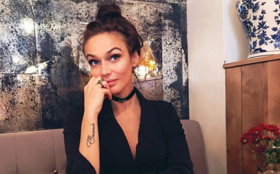Алена Водонаева призналась, что никак не может сесть на диету