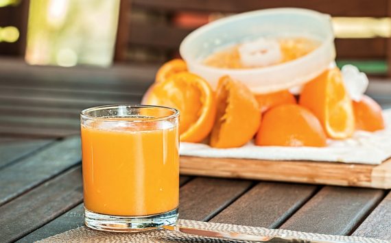Доктор опроверг миф о способности апельсинового сока вызывать рак