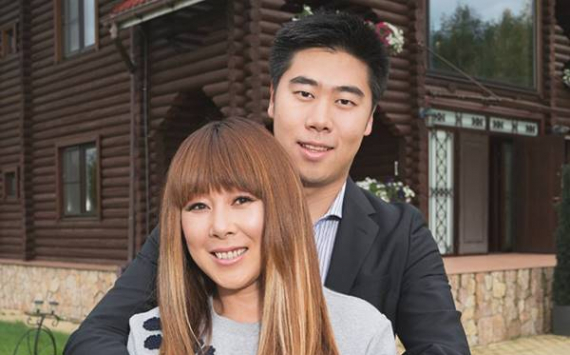 «Мечтаем о внуках»: Анита Цой поздравила сына с 27-летием