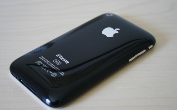 Спрос на новые Apple iPhone в РФ на старте продаж вырос в несколько раз