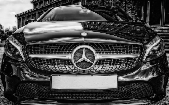 В интернете появился шпионский снимок нового электрокара Mercedes-Benz EQB
