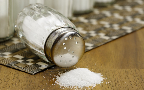 Ученые выяснили последствия употребления чрезмерного объема соли для организма