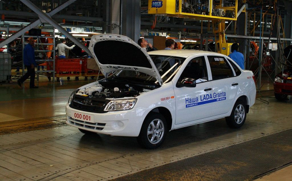 «АвтоВАЗ» лидирует в России по продажам легковых машин
