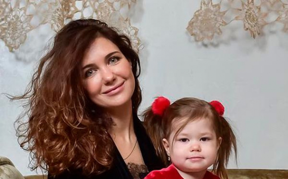 Климова опубликовала солнечные селфи с дочерью-милашкой от Месхи