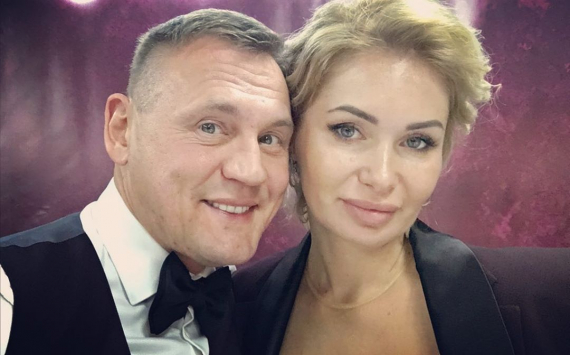 Бывшая супруга и новая невеста Степана Меньщикова одновременно забеременели от него