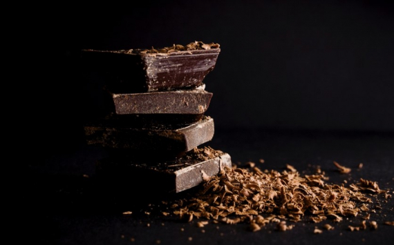 Ученые рассказали об оздоровительных свойствах темного шоколада