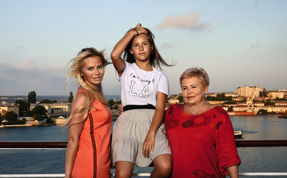 «Наконец-то отношения восстановились»: дочь Даны Борисовой помирилась с бабушкой