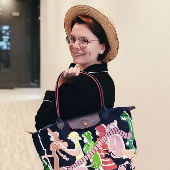 «У меня их много»: Татьяна Брухунова пополнила коллекцию сумок редким экземпляром с изображением мух
