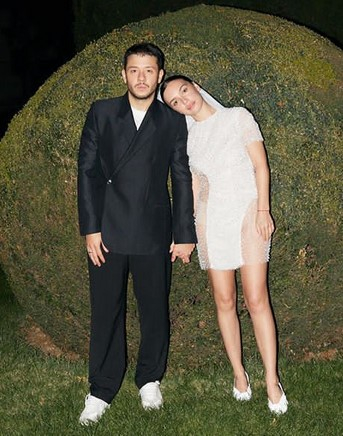 Vogue опубликовал кадры тайной свадьбы Ольги Серябкиной