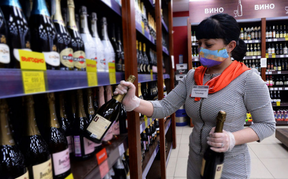 В России вырастут цены на водку, коньяк,  игристые вина, а также сахар