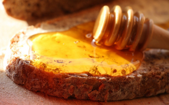Названы шесть полезных свойств мёда