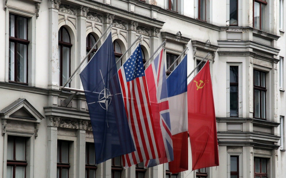 Экс-посол США Томас Пикеринг считает, что Джозеф Байден попробует повысить эффективность санкций против России