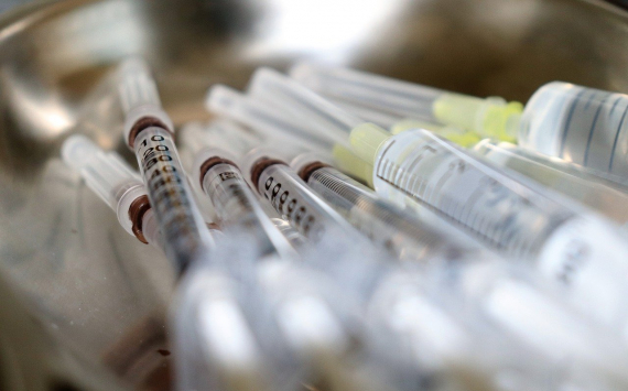 Исследования вакцины от Гамалеи и AstraZeneca пройдут в трех странах