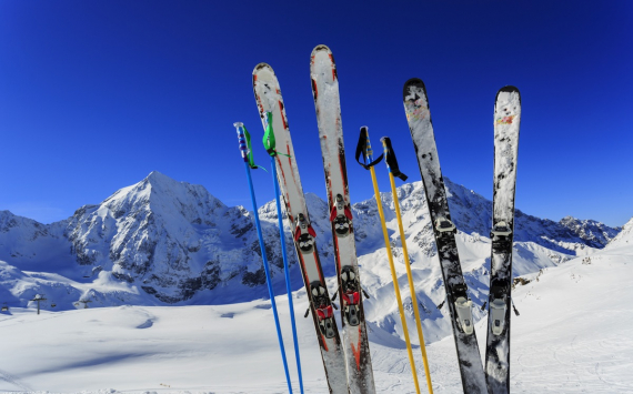 Исследование: каждый пятый россиянин планирует кататься в этом сезоне на горных лыжах