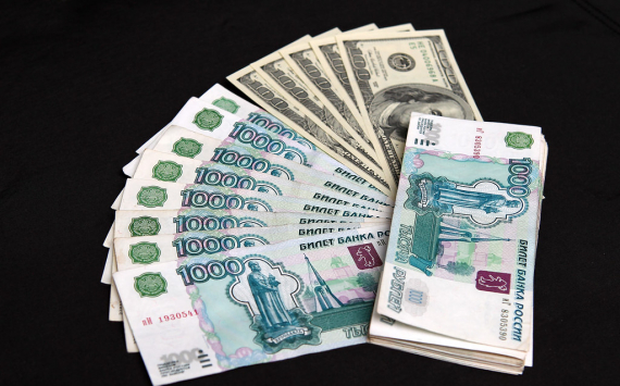Россияне стали больше обменивать иностранную валюту на рубли